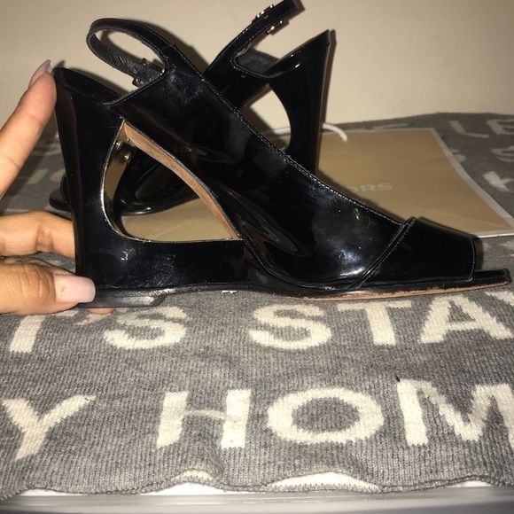 💯% Authentic Michael Kors Black Wedges - Picture 6 of 8